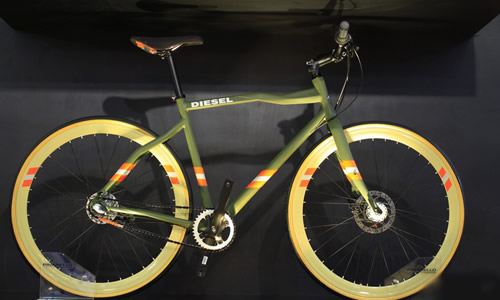 �����Ʒ��Diesel&Pinarello���г��״������Ϻ����г�չ